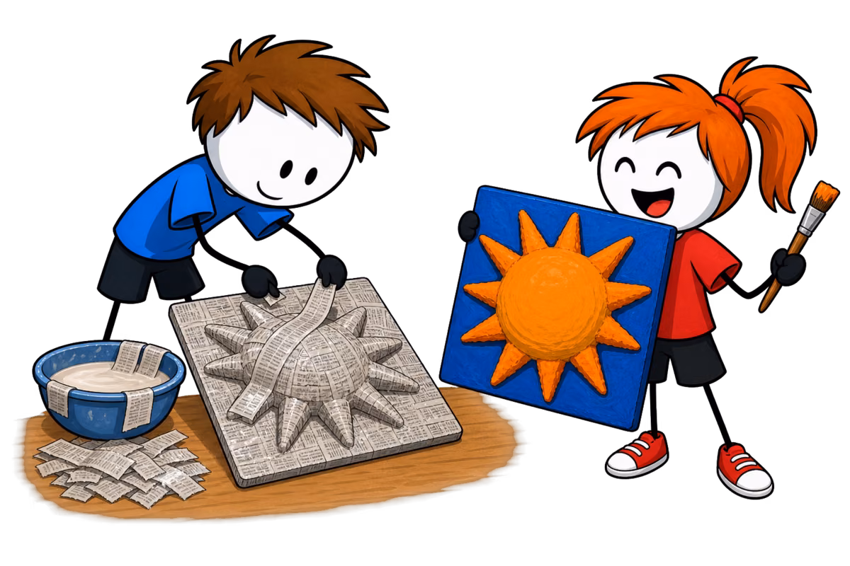 Papier mâché : un enfant pose des bandes de journal encollées sur un soleil en relief pendant qu'un autre montre le même tableau une fois peint